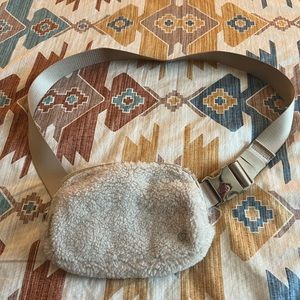 Lululemon Everywhere belt bag Fleece Fanny Pack